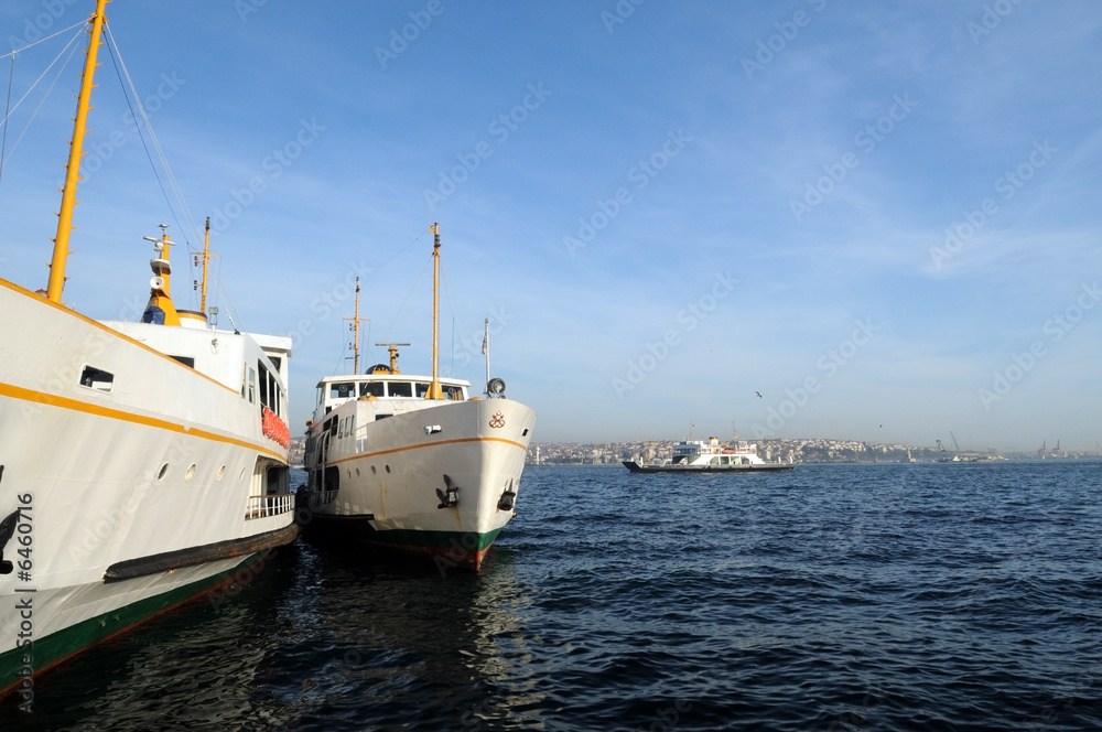 Naklejka premium ships at the doc in istanbul