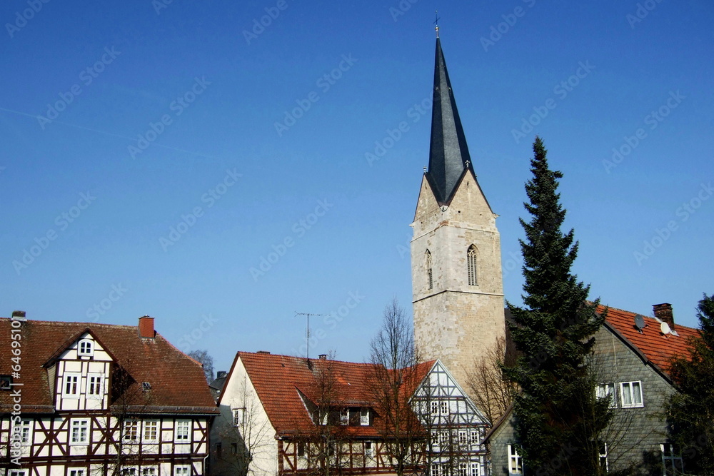 Korbach ( Kreis Waldeck - mit Nikolaikirche in der Mitte )