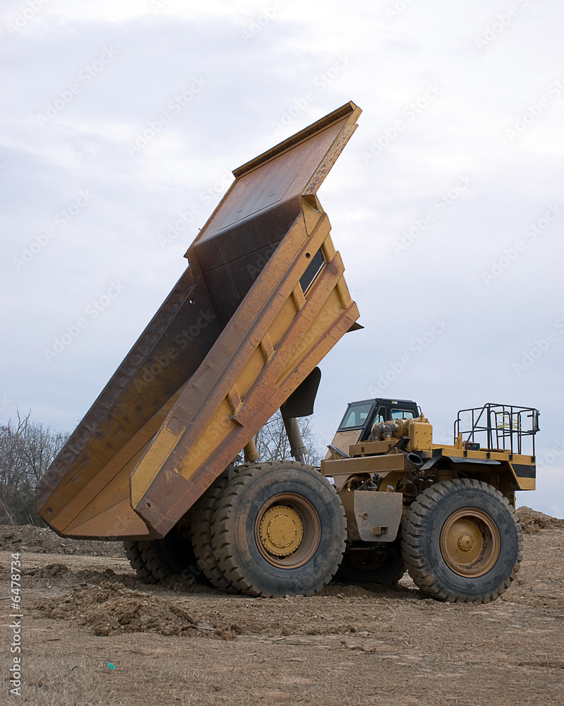 Obraz premium Vertical shot of dump truck