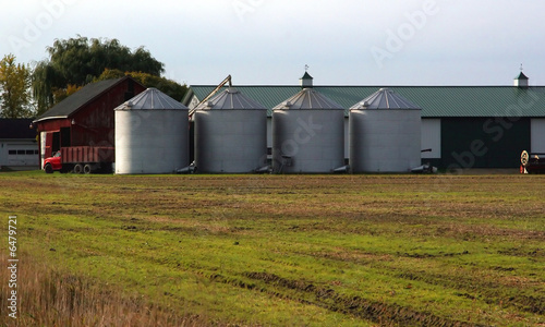Farm silo storage bin