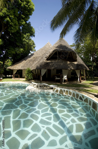 Bungalow with swimming pool