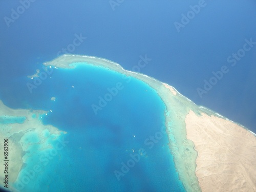 costa de kuwait en el golfo persico photo