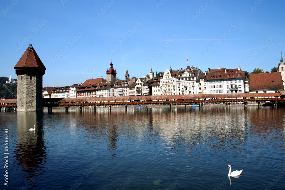 Obraz premium Wooden bridge