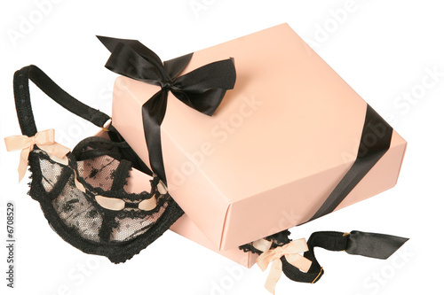 Konstfotografi lingerie in present box