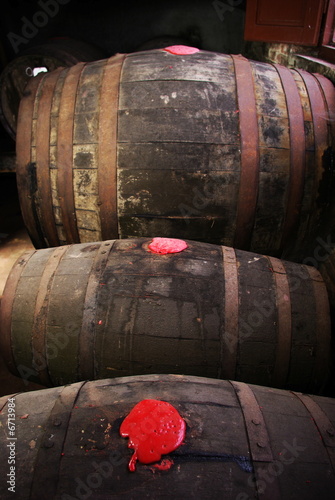 botti per vinsanto con chiusura in ceralacca