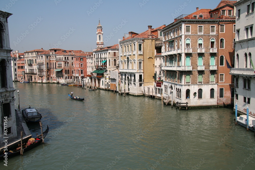 Obraz premium Le grand canal de Venise depuis le Rialto