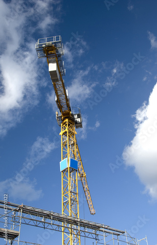 Baustelle mit Kran