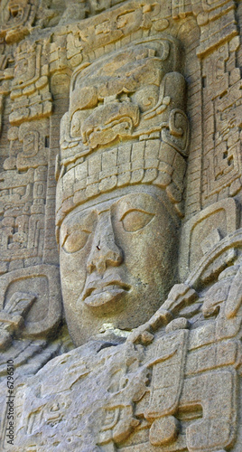 sculpture de guerrier maya