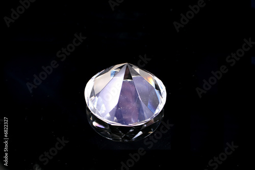 Fotografía Crystal Pyramid on Black Background