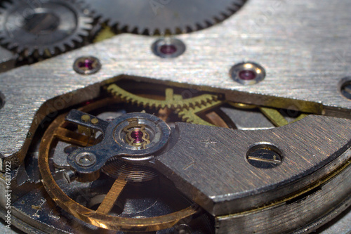 close-up clock mechanism