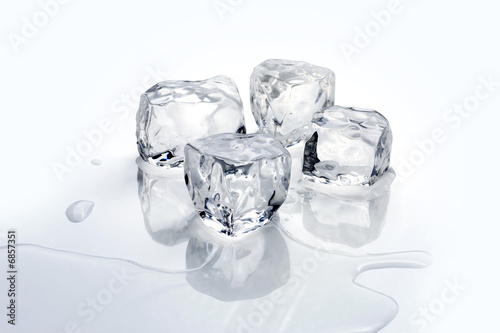 Cubi di ghiaccio photo