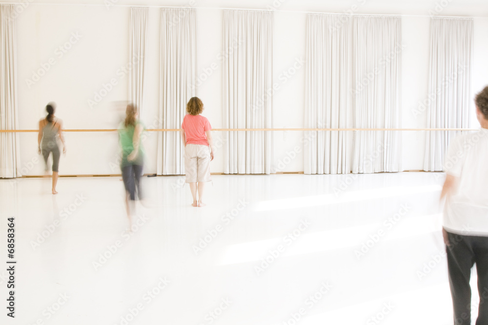 © daniel mauch - vier tänzer an der stange