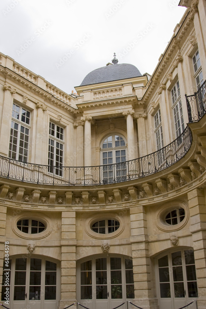 Fototapeta premium hôtel particulier paris