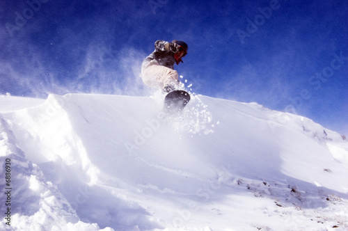 Freestyle Snowboarding Off-Piste