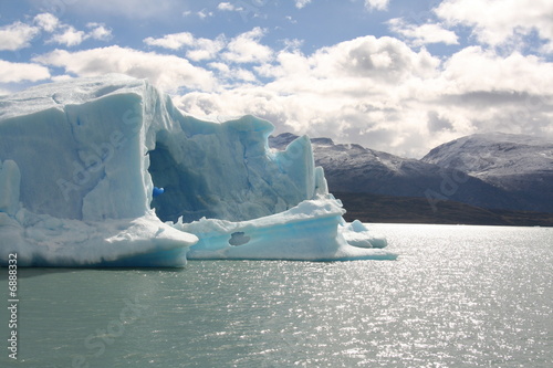 Iceberg en el lago argentino
