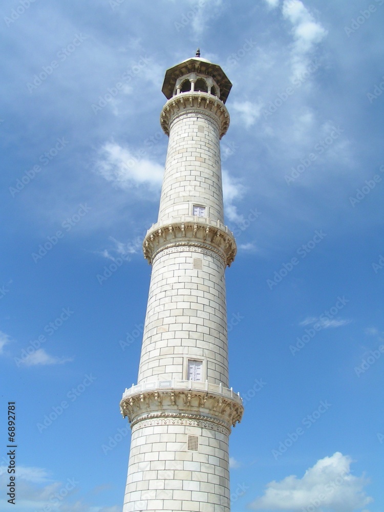 taj mahal minaret
