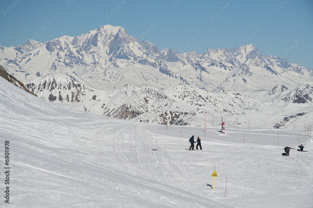 Piste de ski sous le Mont Blanc