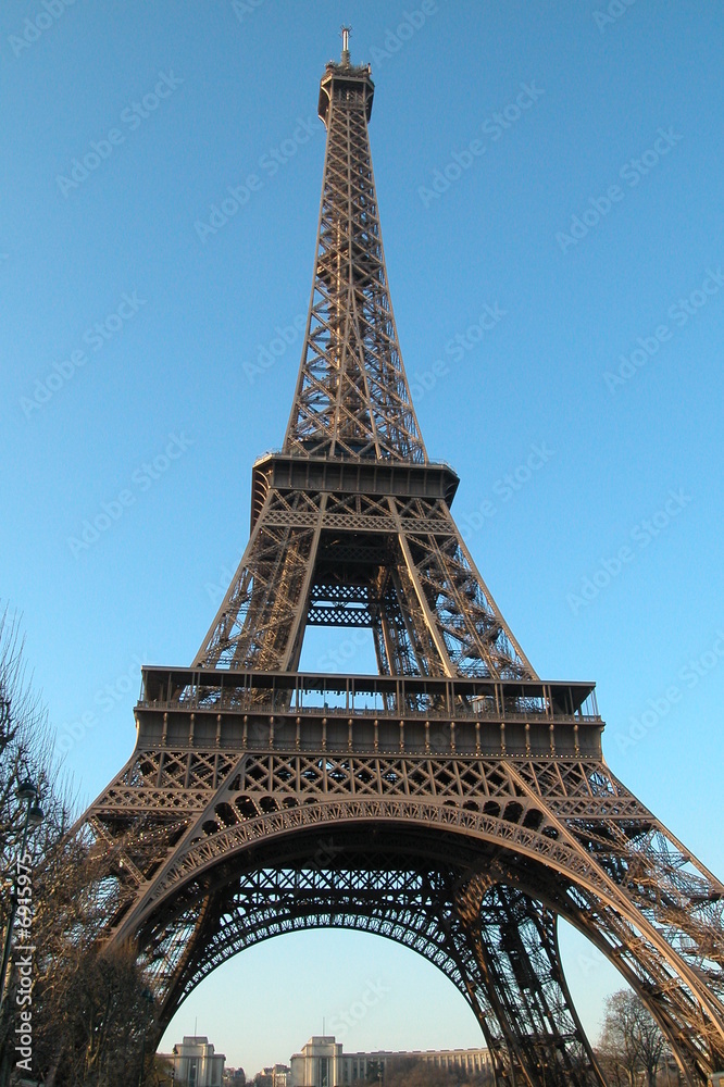 eiffel tower