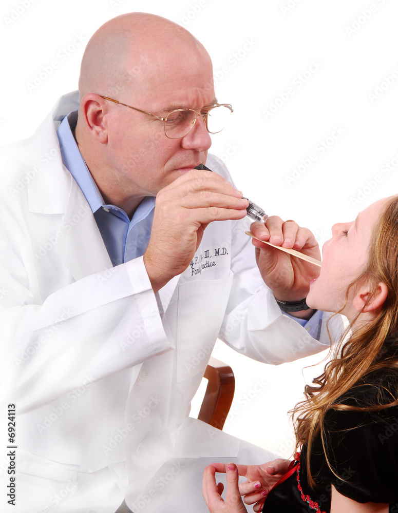 Врач горла название. Доктор горла. Доктор горло полоскать. Оториноларингология. Доктор смотрит горло картинки.