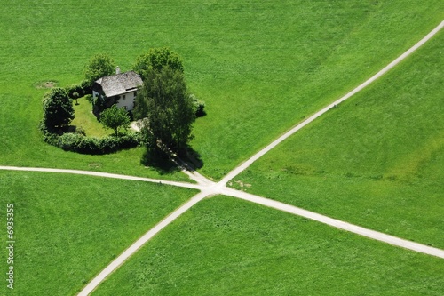 Haus mit vielen Zufahrten