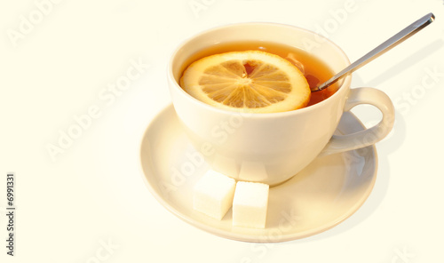 Black tea with lemon and sugar
