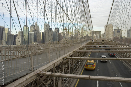 New York -Brooklyn Bridge © algor7
