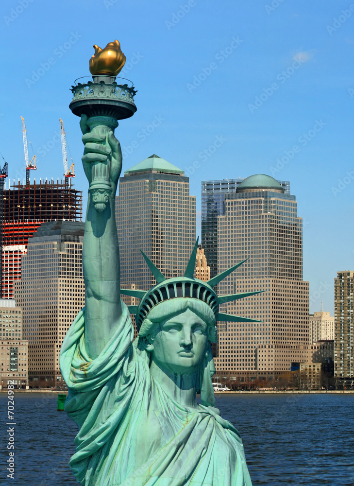 Fototapeta premium Statua Wolności i Manhattan Skyline
