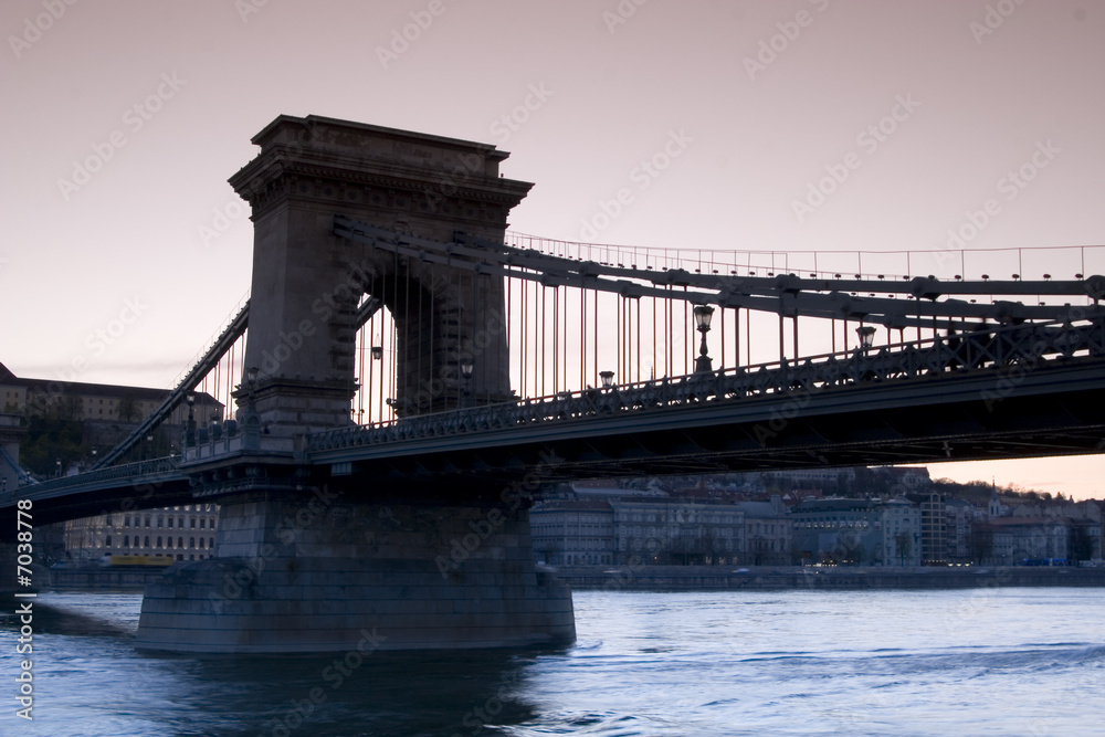 Obraz premium Budapest at nightfall