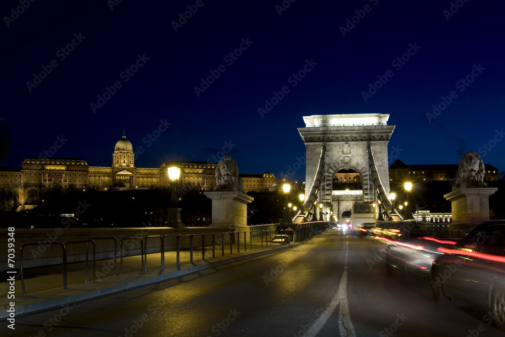 Fototapeta premium Budapest at nightfall