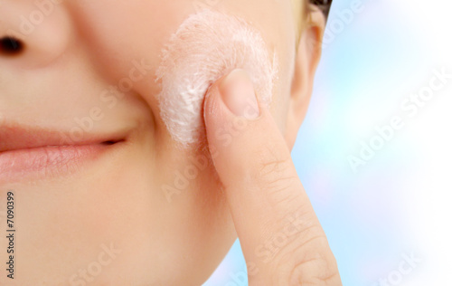 face moisturizer
