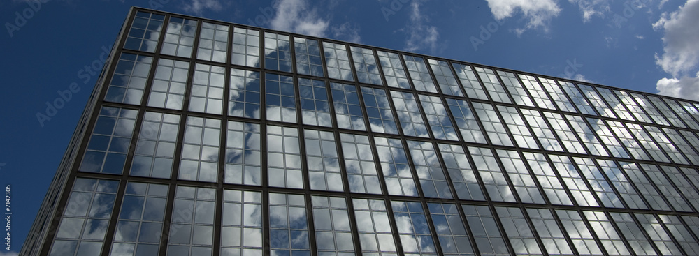 Obraz premium Reflet immeuble
