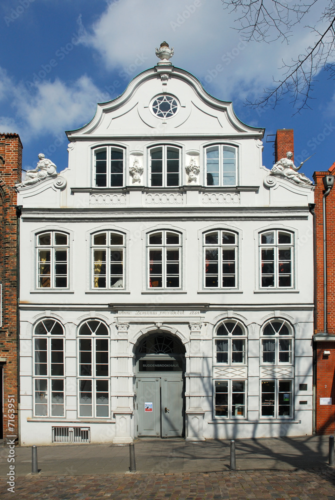 Fototapeta premium Das Buddenbrookhaus in Lübeck