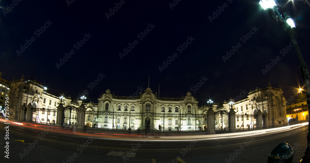 presidential palace at night lima peru