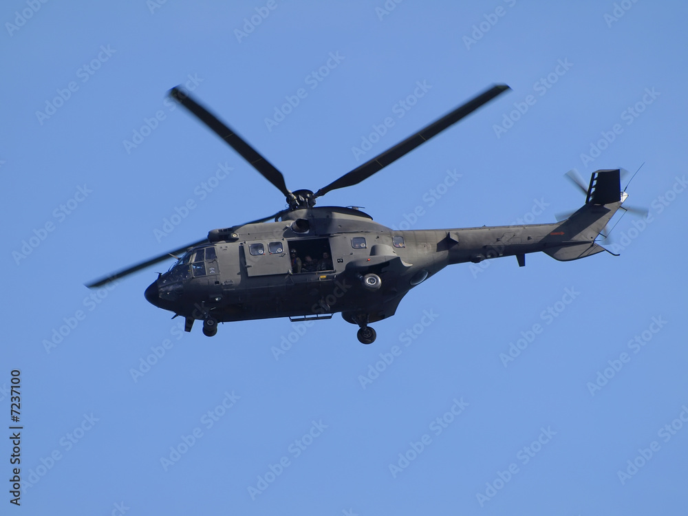 Fototapeta premium Helicóptero militar