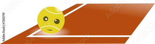 Balle de tennis dans le coin du court