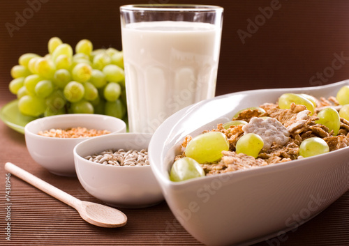 muesli, milk and grape