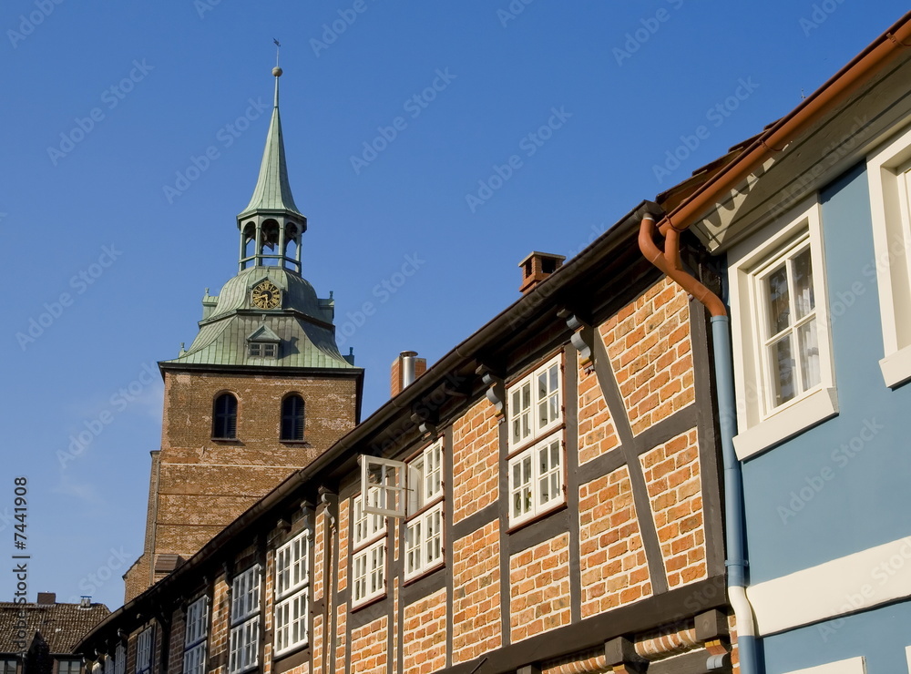 Lüneburg - Fachwerk und Kirche