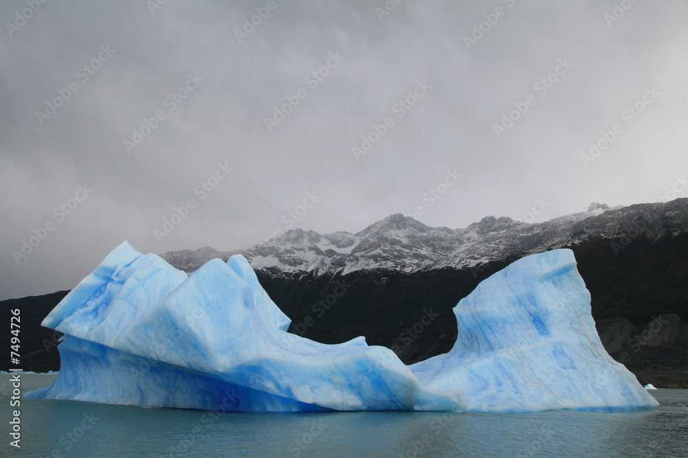Blue iceberg in Parque Nacional Los Glaciares, Argentina