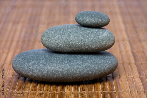 galet kern équilibre énergie zen méditation relaxation tour exot