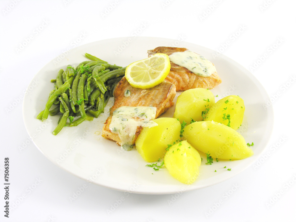 Filet de saumon, haricots, pomme de terre Filet de saumon, haricots, pomme de terre