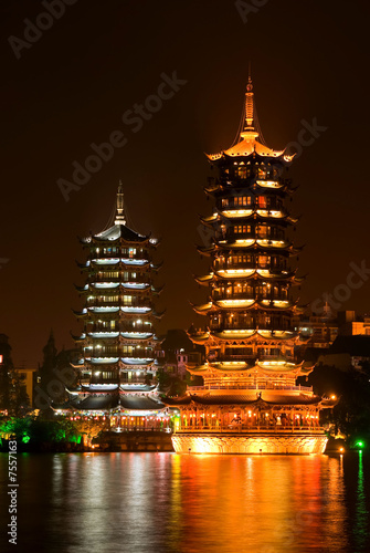 Obraz na plátně Sun and Moon Pagodas, Guilin, China