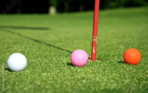 golf, balles près du trou