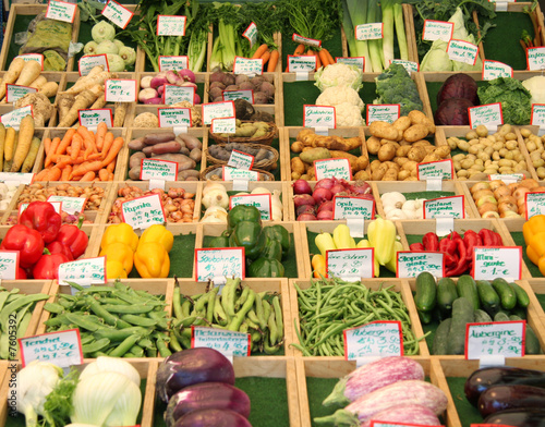 Gemüse - Gemüsestand am Markt photo