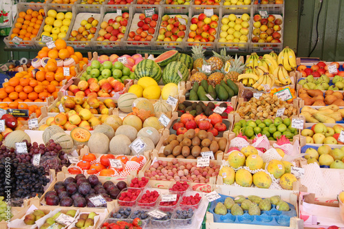 Früchte - Obststand am Viktualienmarkt München photo