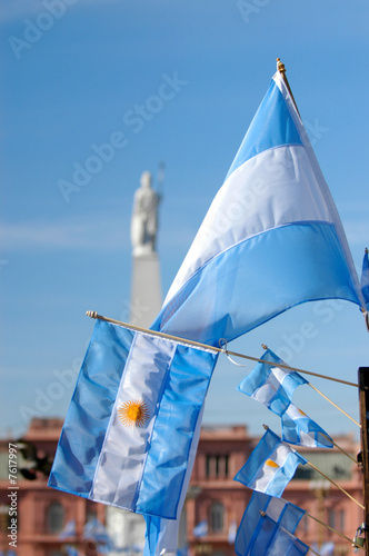 Fotografiet Argentinian Flag in May square pyramid, Buenos Aires, Argentina.