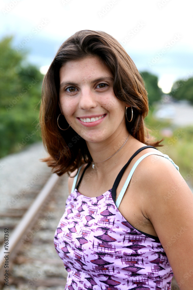 Brunette by tracks Brunette by tracks