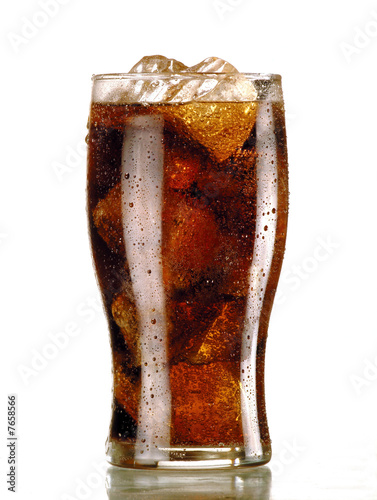 bicchiere di coca con ghiaccio
