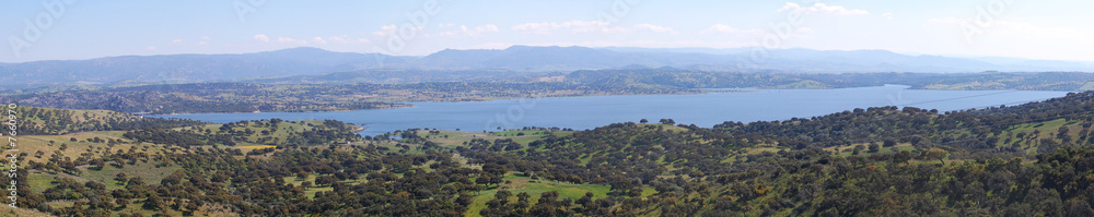 Panorama lago Coghinas, Sardegna