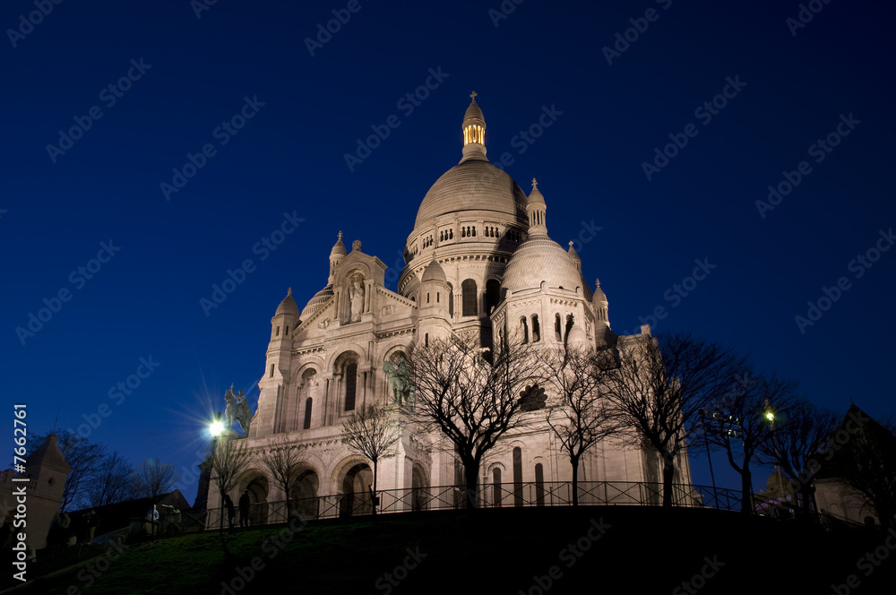 Sacre coeur in the night