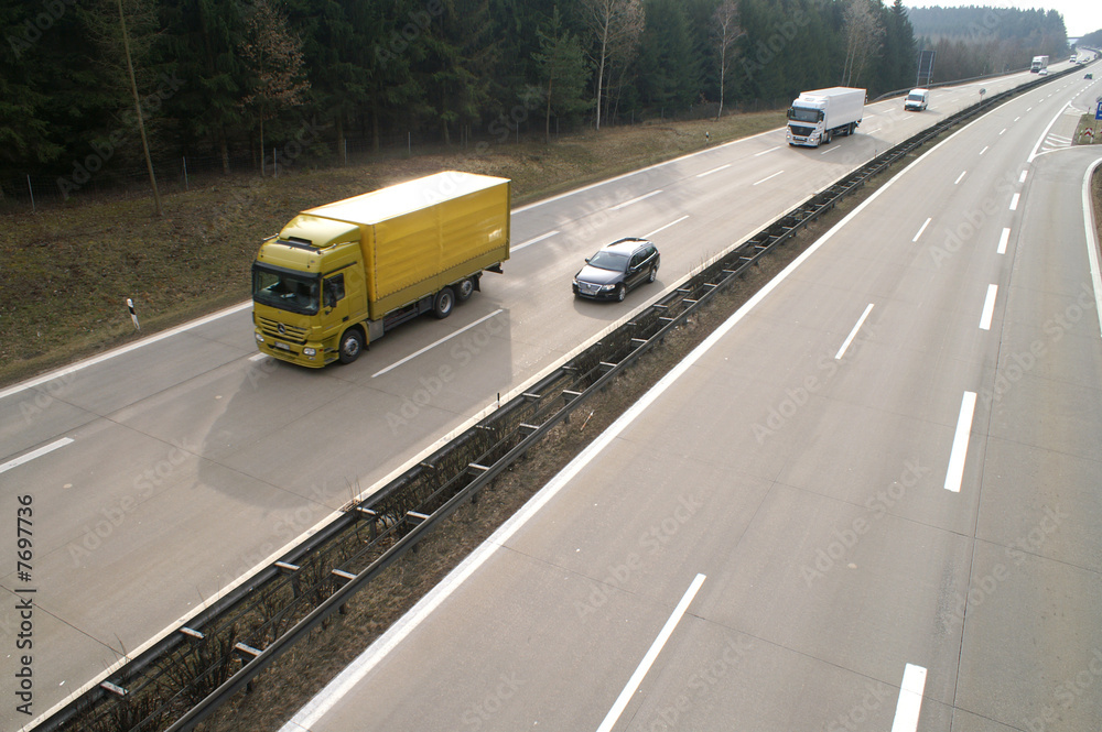 LKW auf der Autobahn